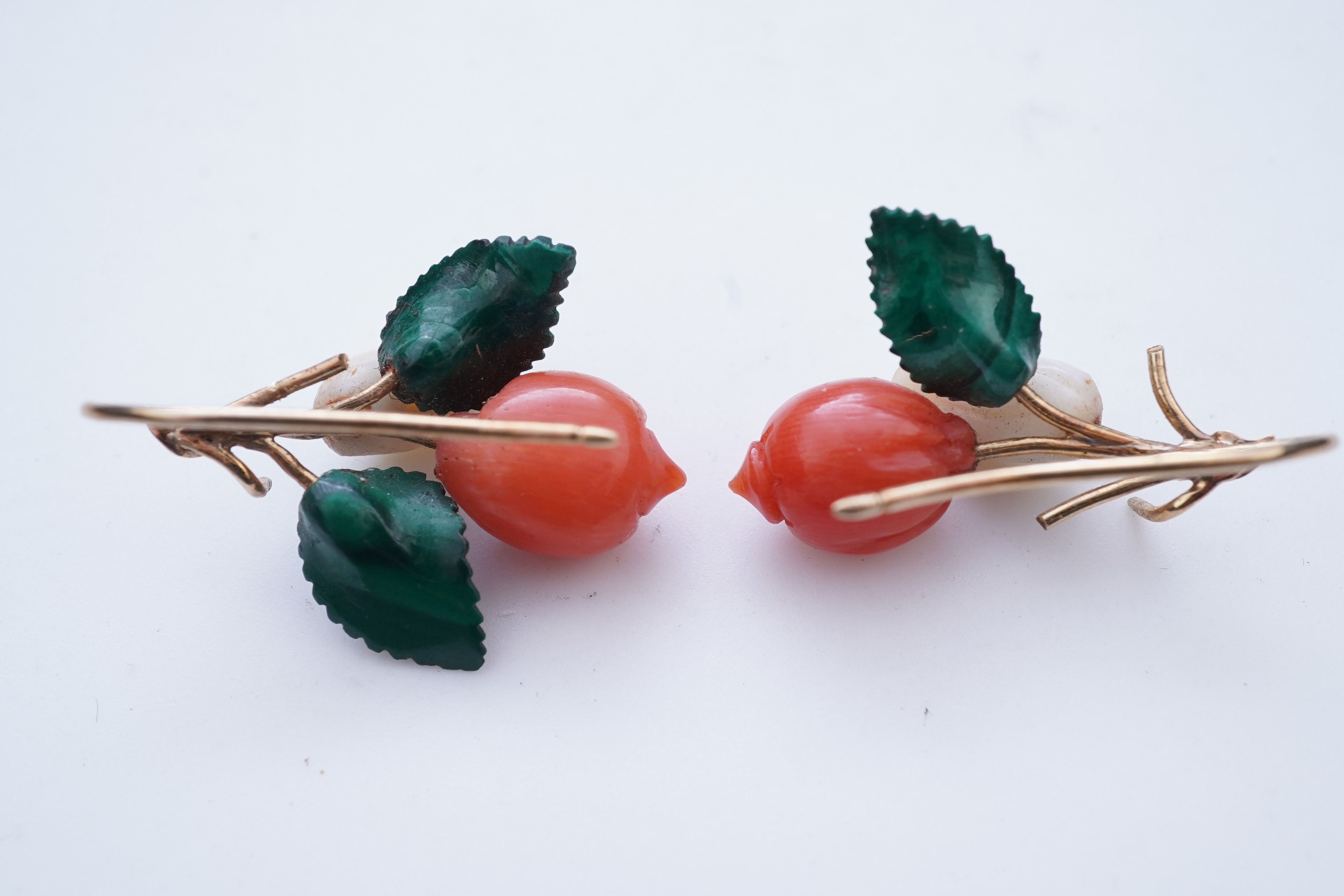 A rare coral and malachite demi-parure, mid 19th century and later